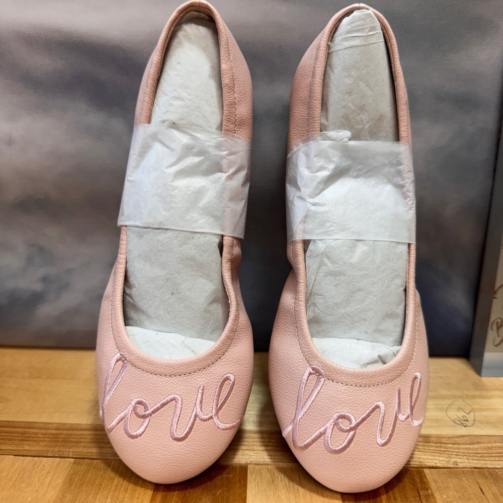 Ellen Degeneres Pink Ballet Flats with Elastic Strap